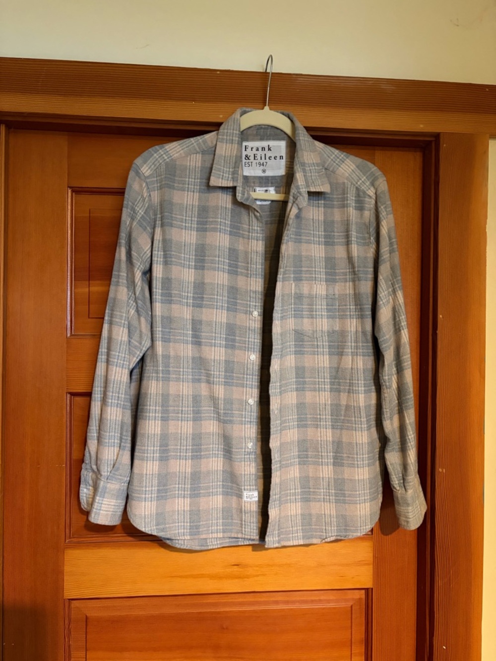 Frank & Eileen Plaid Shirt in Light Blue & Beige Tones